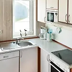 6 Person In * 奥滕多夫